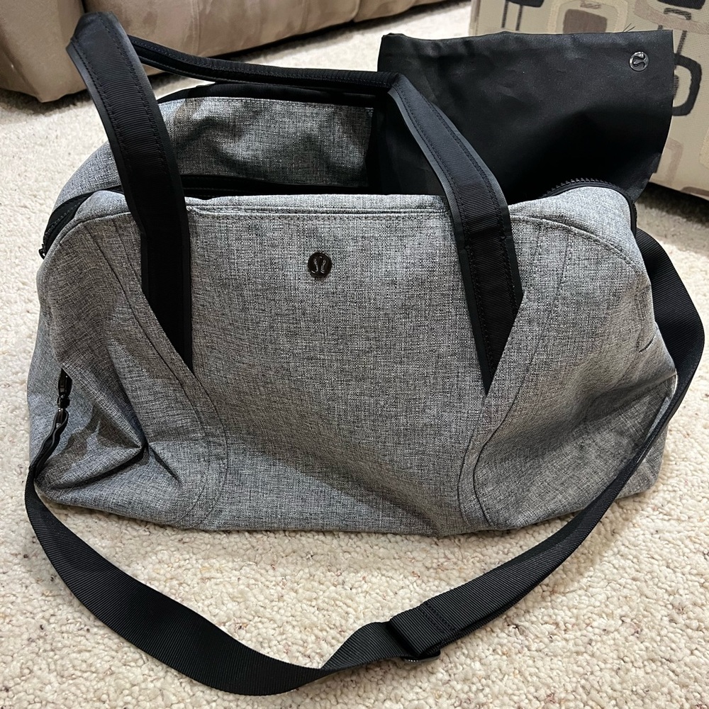 Lululemon duffle bag